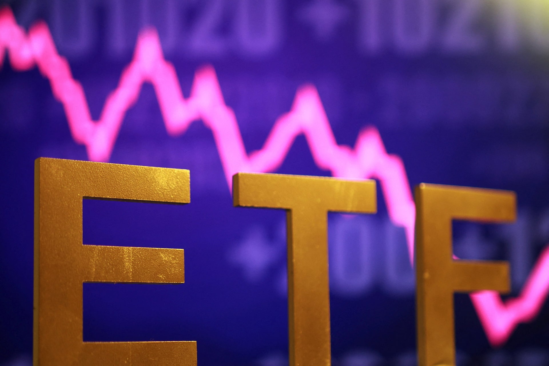 Crypto Stock ETFs 2026: Regulatory Clarity and Institutional Shifts
